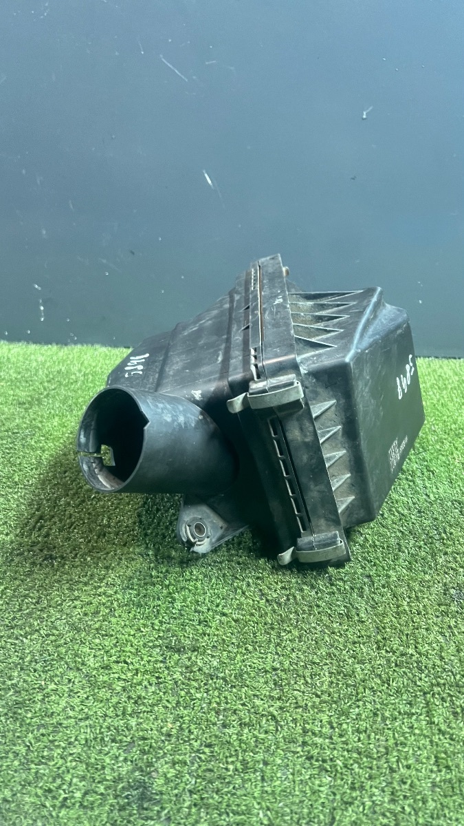 Корпус повітряного фільтра Nissan X-Trail T30 (2001-2007) 16500AU600