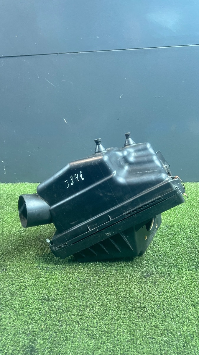 Корпус повітряного фільтра Nissan X-Trail T30 (2001-2007) 16500AU600