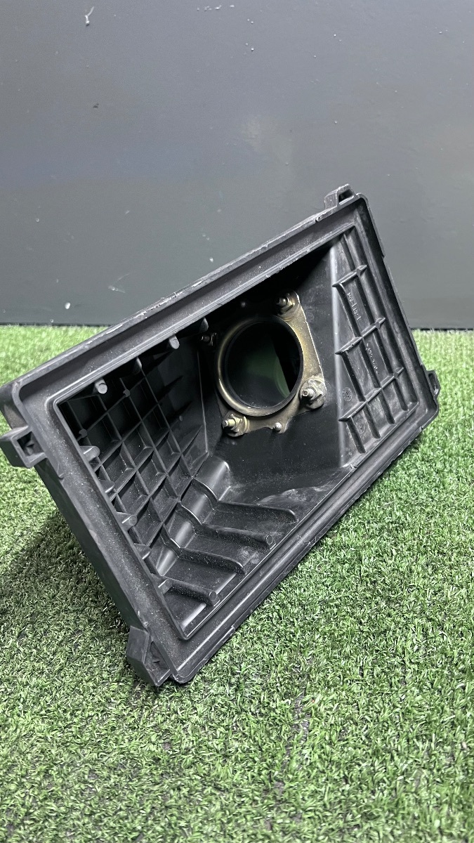 Корпус повітряного фільтра з витратоміром Nissan X-Trail T30 (2001-2007) 16500AU600