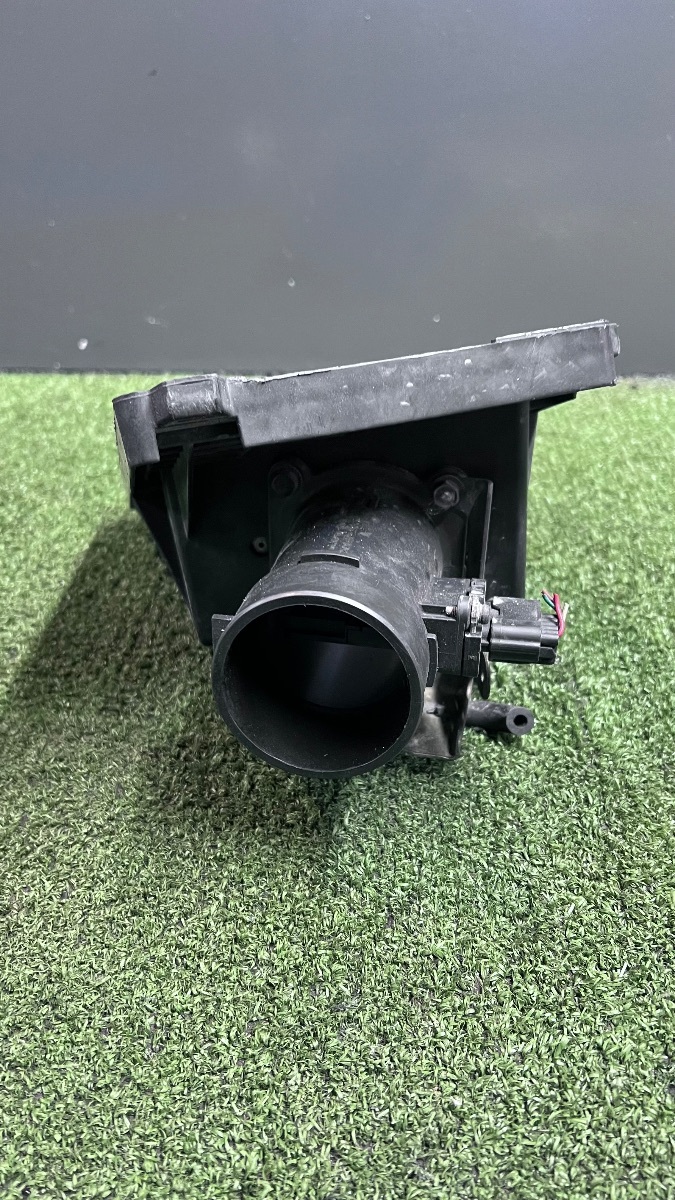 Корпус повітряного фільтра з витратоміром Nissan X-Trail T30 (2001-2007) 16500AU600