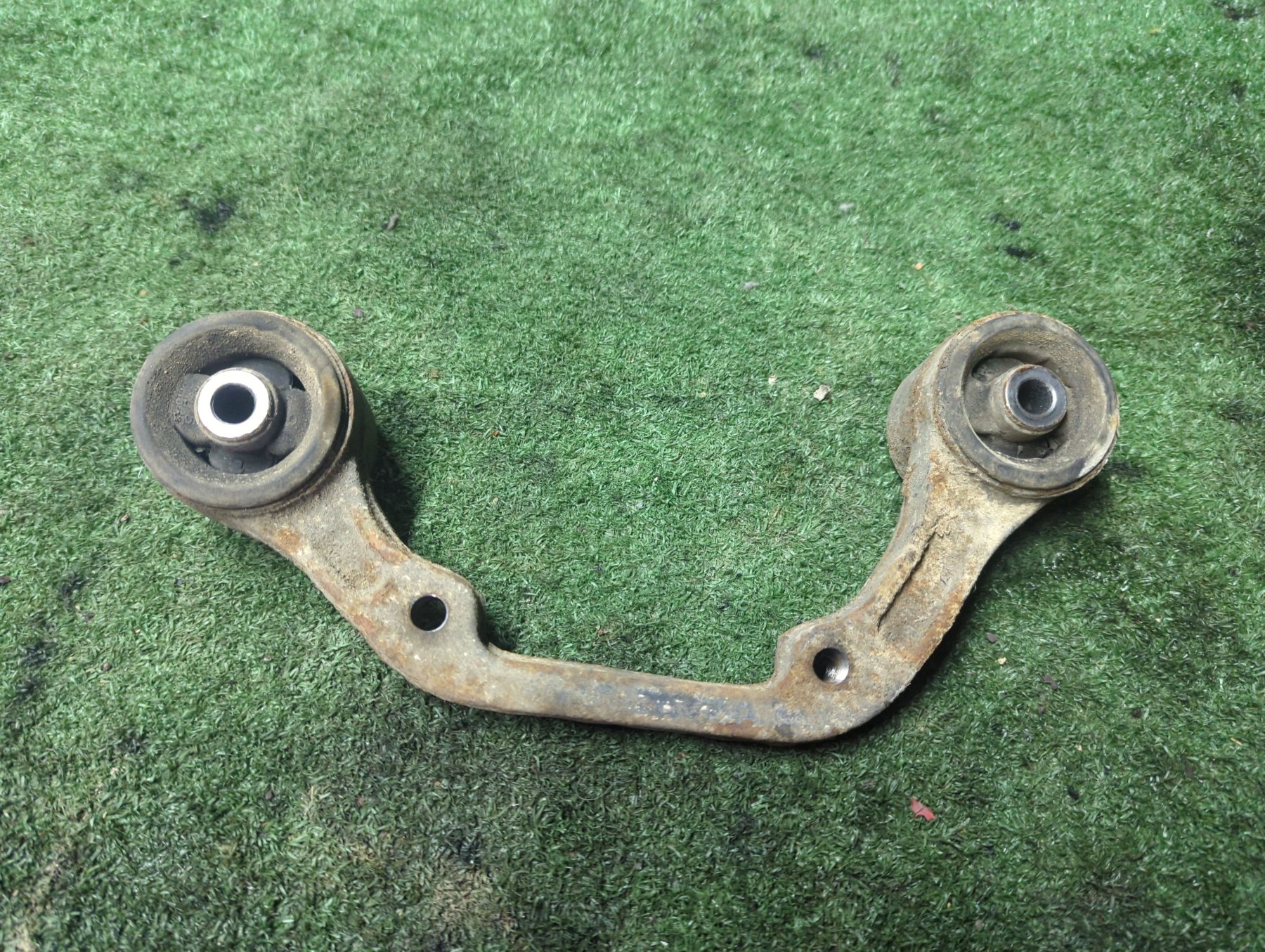 Кронштейн редуктора Nissan X-Trail T30 (2001-2007) 554198H501