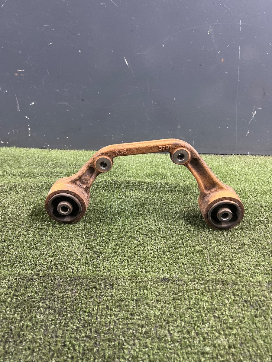 Кронштейн заднього редуктора Nissan X-Trail T30 (2001-2007) 554198H501