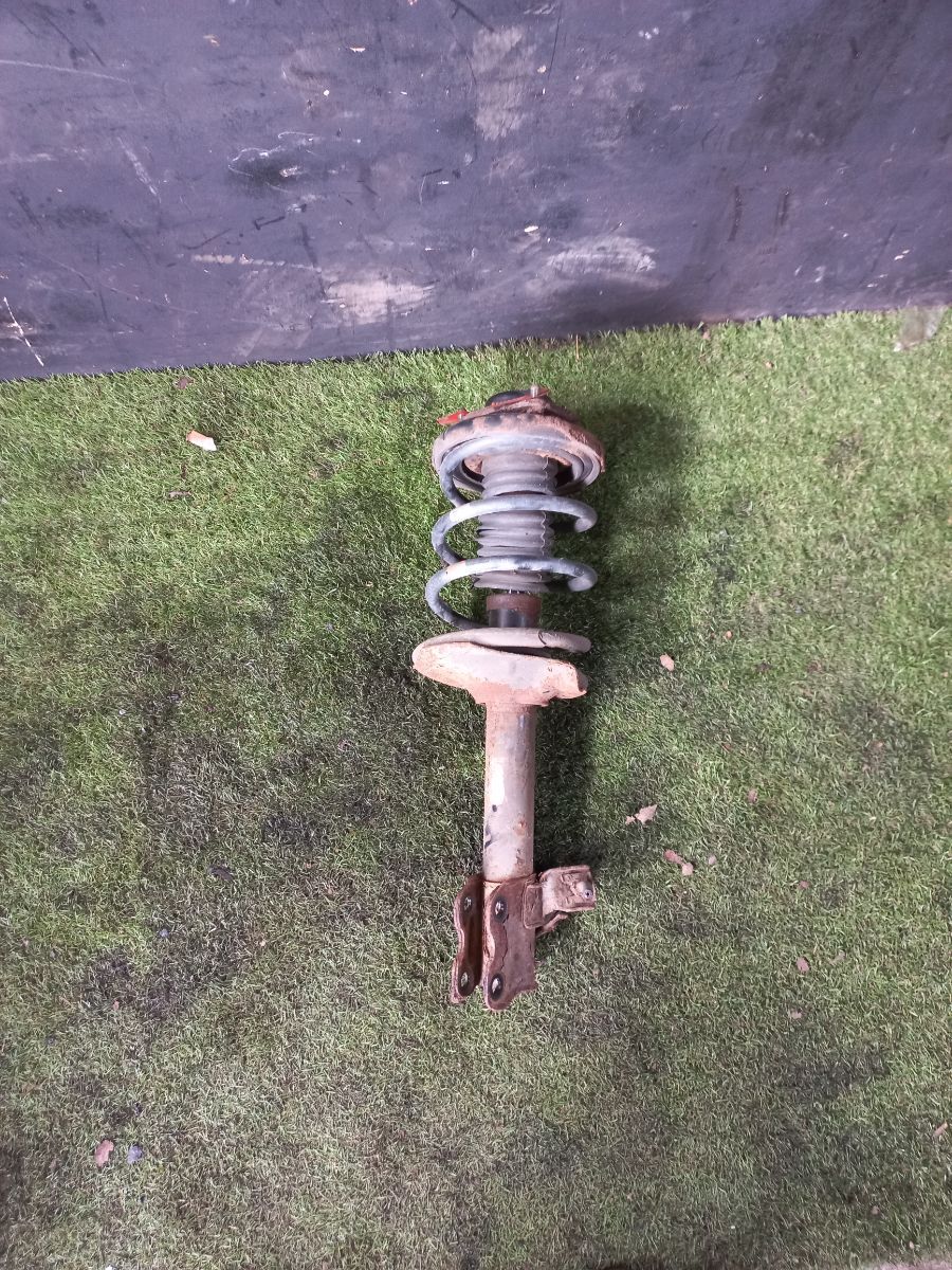 Передня стійка прав Nissan X-Trail T30 (2001-2007) 54302EQ025 Вживаний