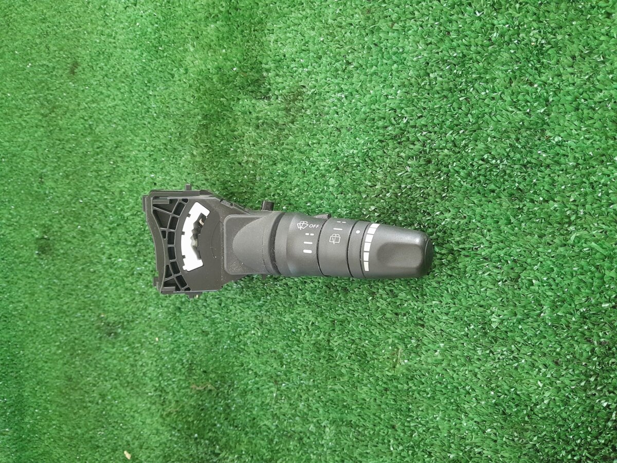 Перемикач двірників Nissan X-Trail T30 (2001-2007) 252608H705