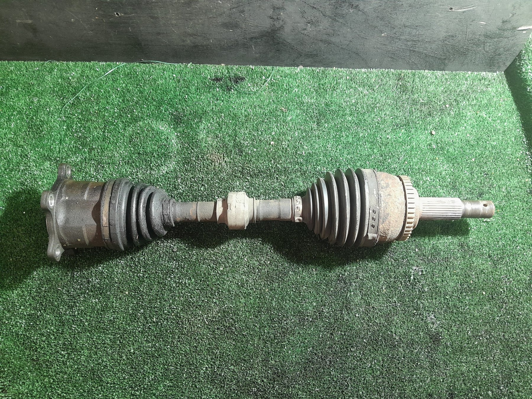 Піввісь права Nissan X-Trail T30 (2001-2007) 391008H712