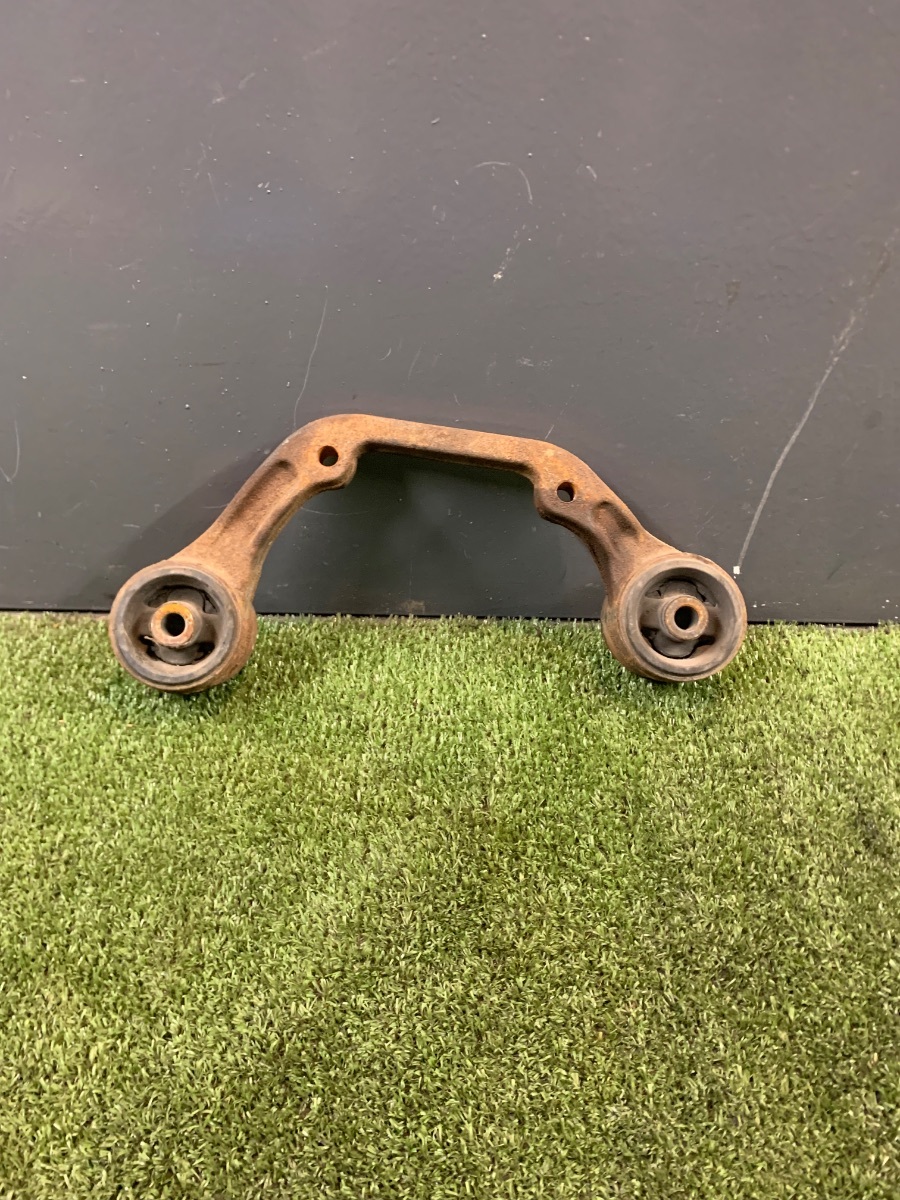 Подушка редуктора Nissan X-Trail T30 (2001-2007) 554198H501