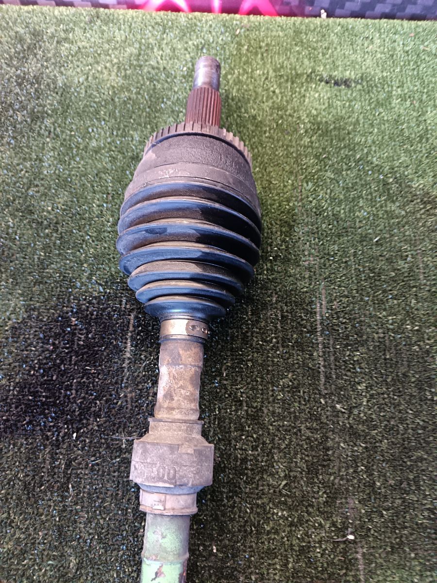 Полуось (привод) передняя правая Nissan X-Trail T30 (2001-2007) 391008H712