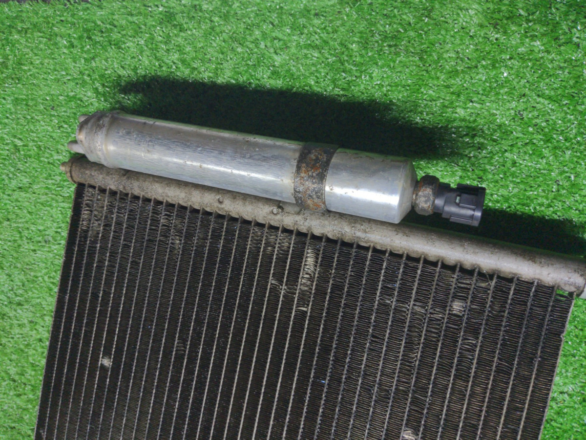 Радіатор кондиціонера Nissan X-Trail T30 (2001-2007) 921009H310