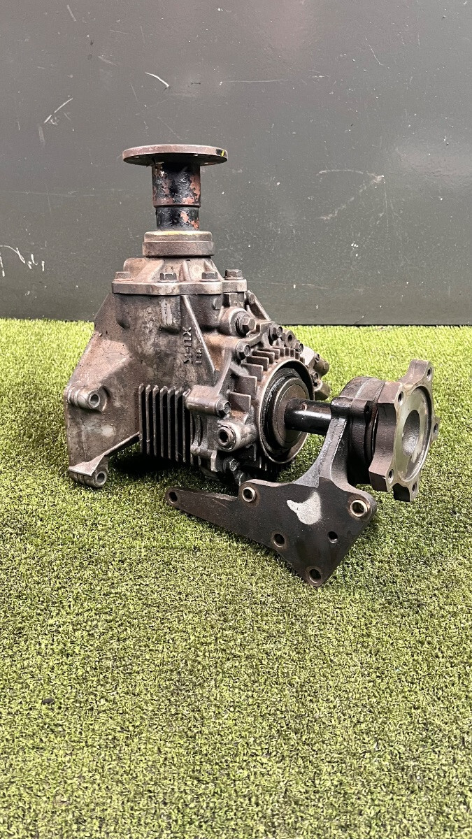 Роздавальна коробка Nissan X-Trail T30 (2001-2007) 331008H513