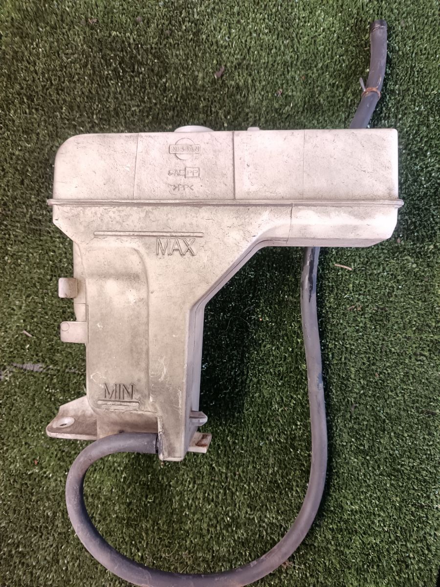 Розширювальний бачок Nissan X-Trail T30 (2001-2007) 217114U000