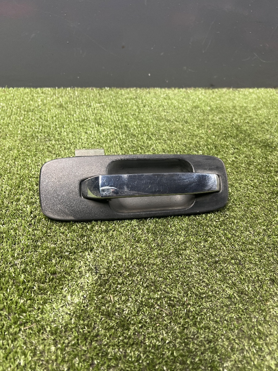 Ручка дверей зовнішня ЗП Nissan X-Trail T30 (2001-2007) 826068H300