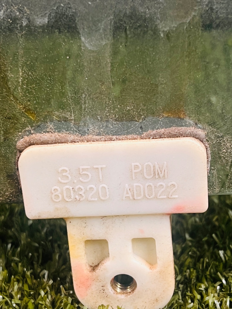Скло ПЛ Nissan X-Trail T30 (2001-2007) 803018H300