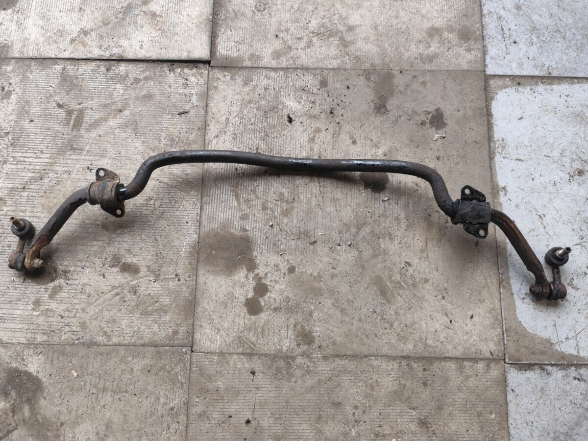 Стабілізатор передній Nissan X-Trail T30 (2001-2007) 546118H316