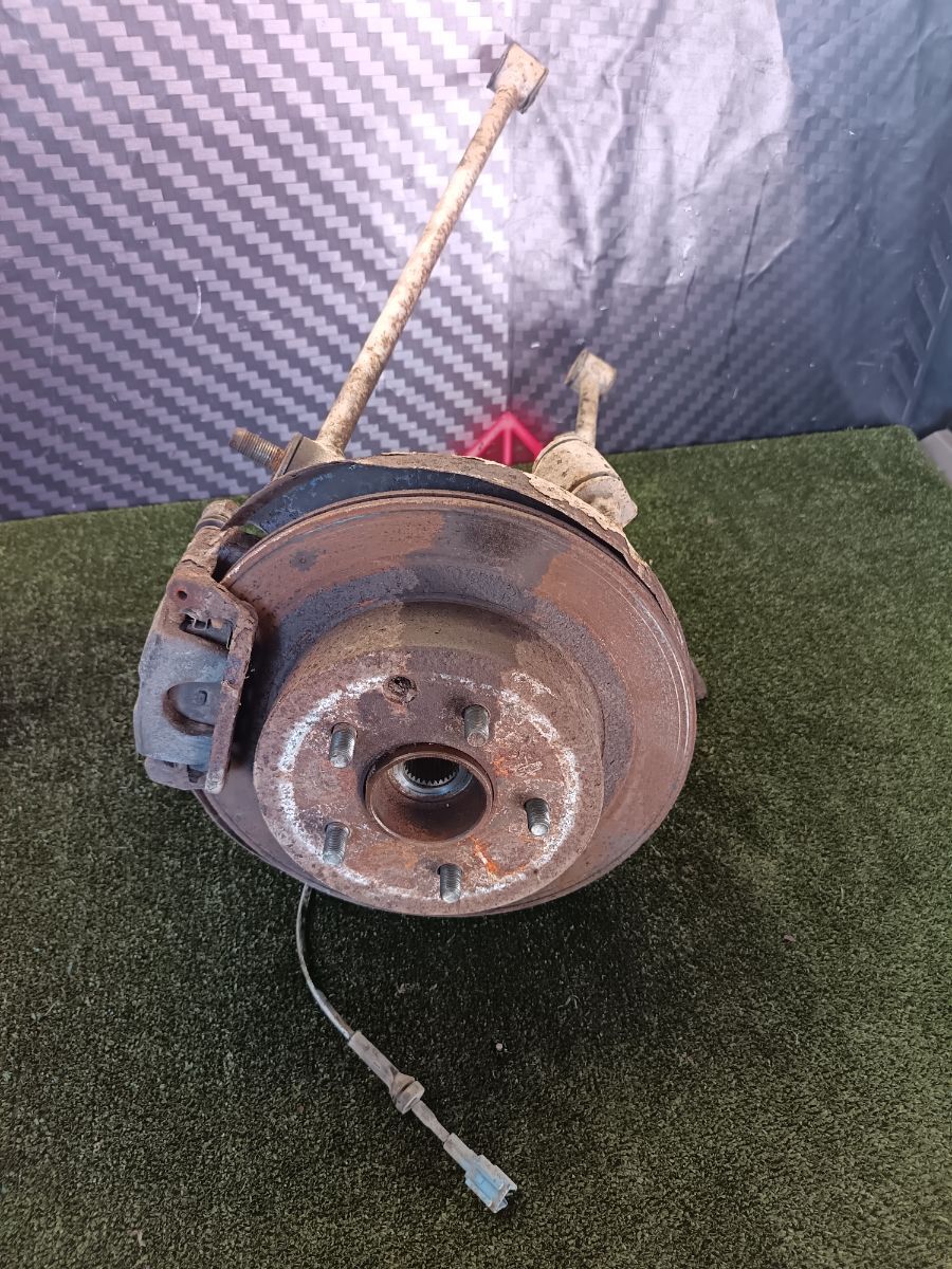 Ступиця в зборі задня ліва (розкомплектовано) Nissan X-Trail T30 (2001-2007) 430198H300