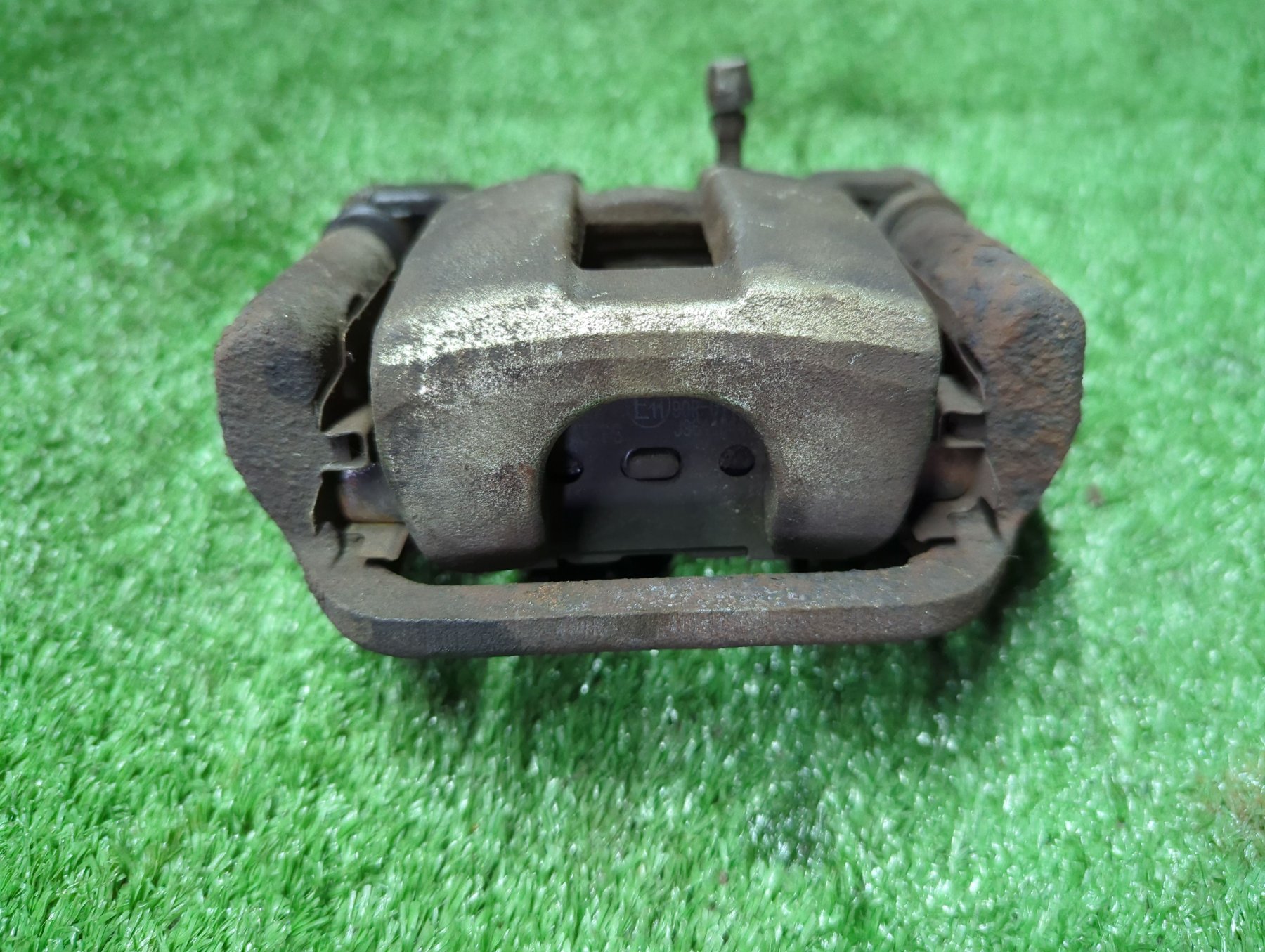 Супорт гальмівний задній правий Nissan X-Trail T30 (2001-2007) 440018H300