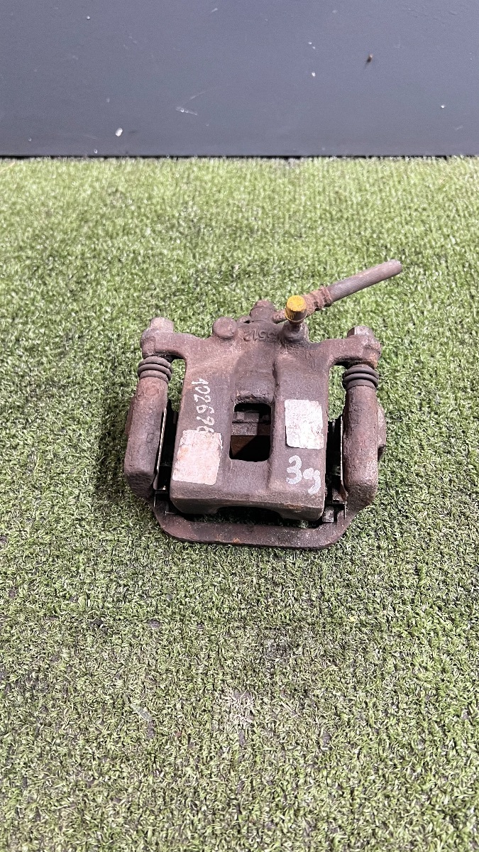 Супорт гальмівний задній правий Nissan X-Trail T30 (2001-2007) 440018H300