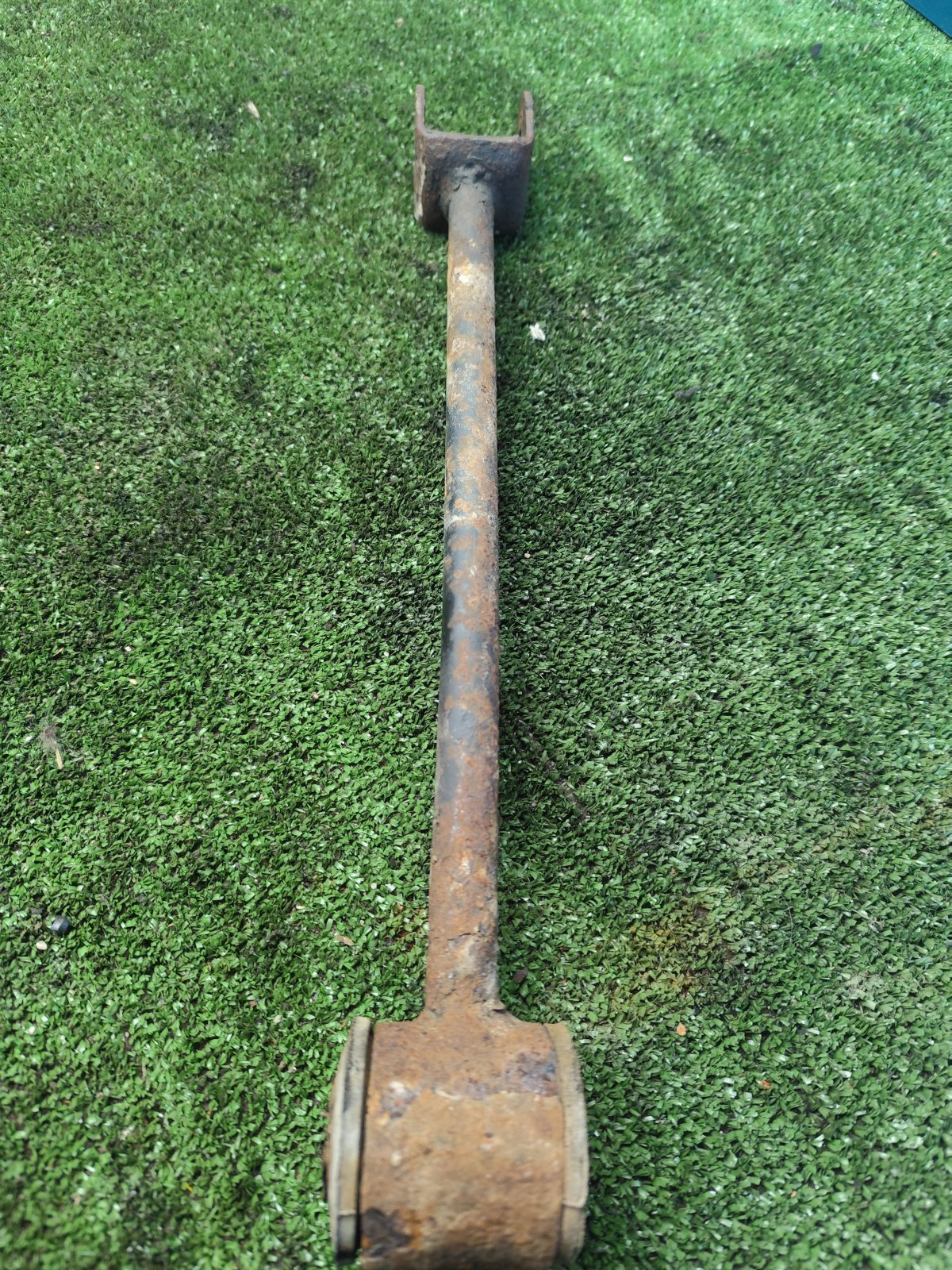 Важіль задній продольний Nissan X-Trail T30 (2001-2007) 551108H505