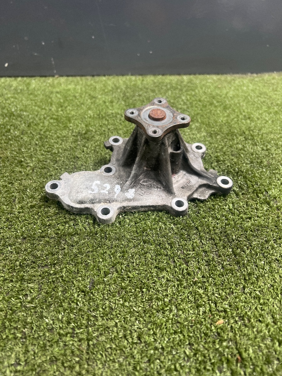 Водяна помпа Nissan X-Trail T30 (2001-2007) 21010AD226