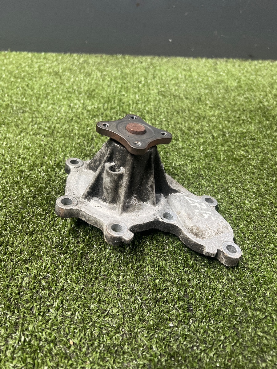 Водяна помпа Nissan X-Trail T30 (2001-2007) 21010AD226