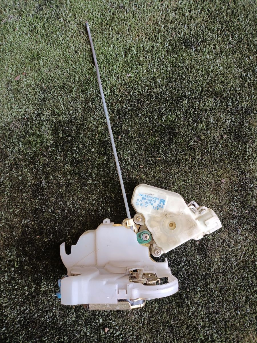 Замок дверей передніх правих Nissan X-Trail T30 (2001-2007) 80552AA200