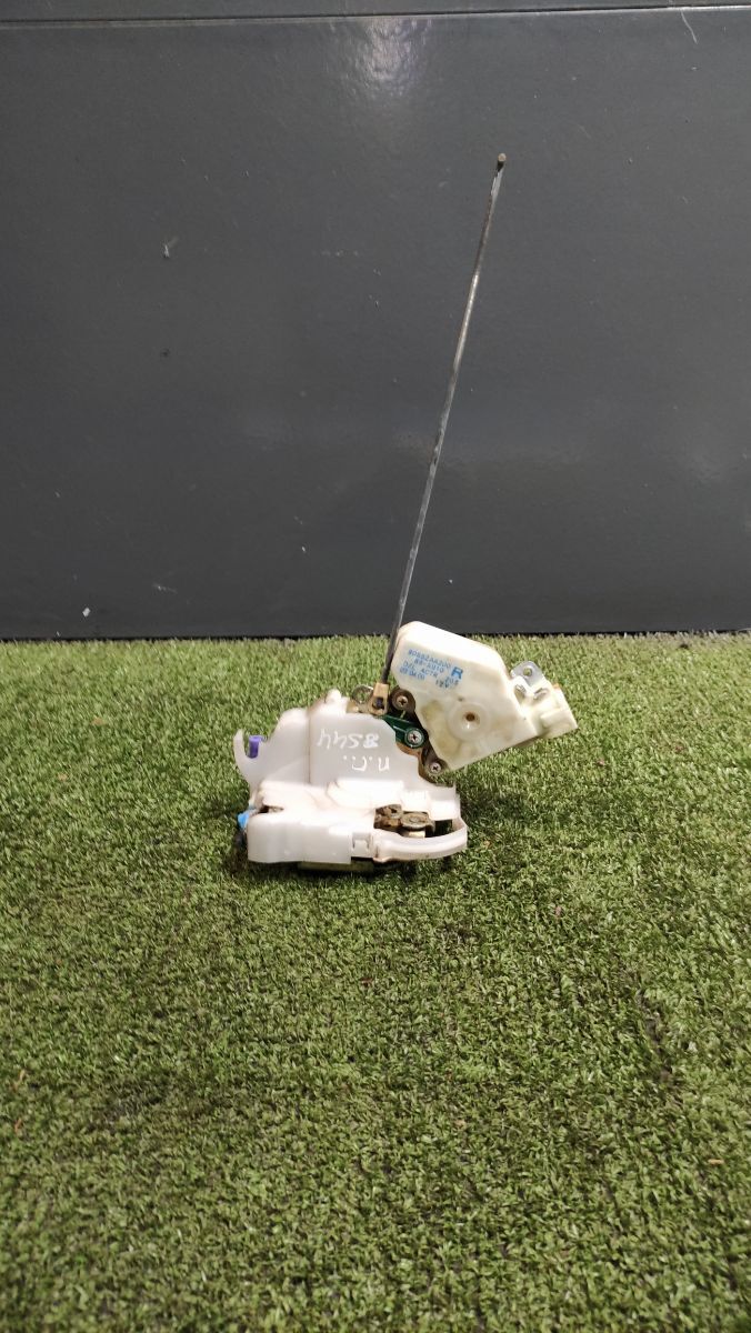 Замок правих передніх дверей Nissan X-Trail T30 (2001-2007) 80552AA200