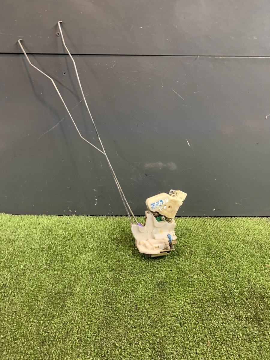 Замок задніх правих дверей Nissan X-Trail T30 (2001-2007) 805524U300