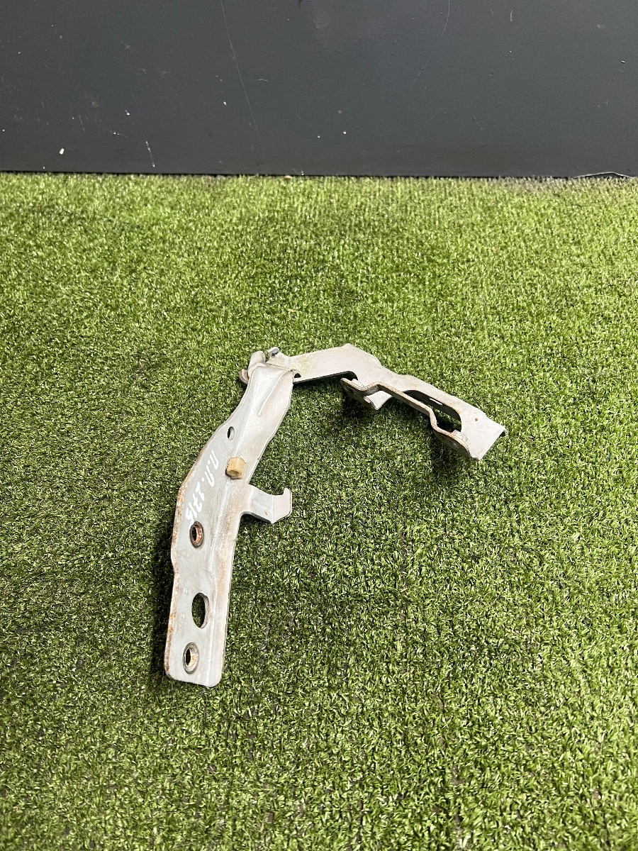 Завіса капота права Nissan X-Trail T30 (2001-2007) 654008H300