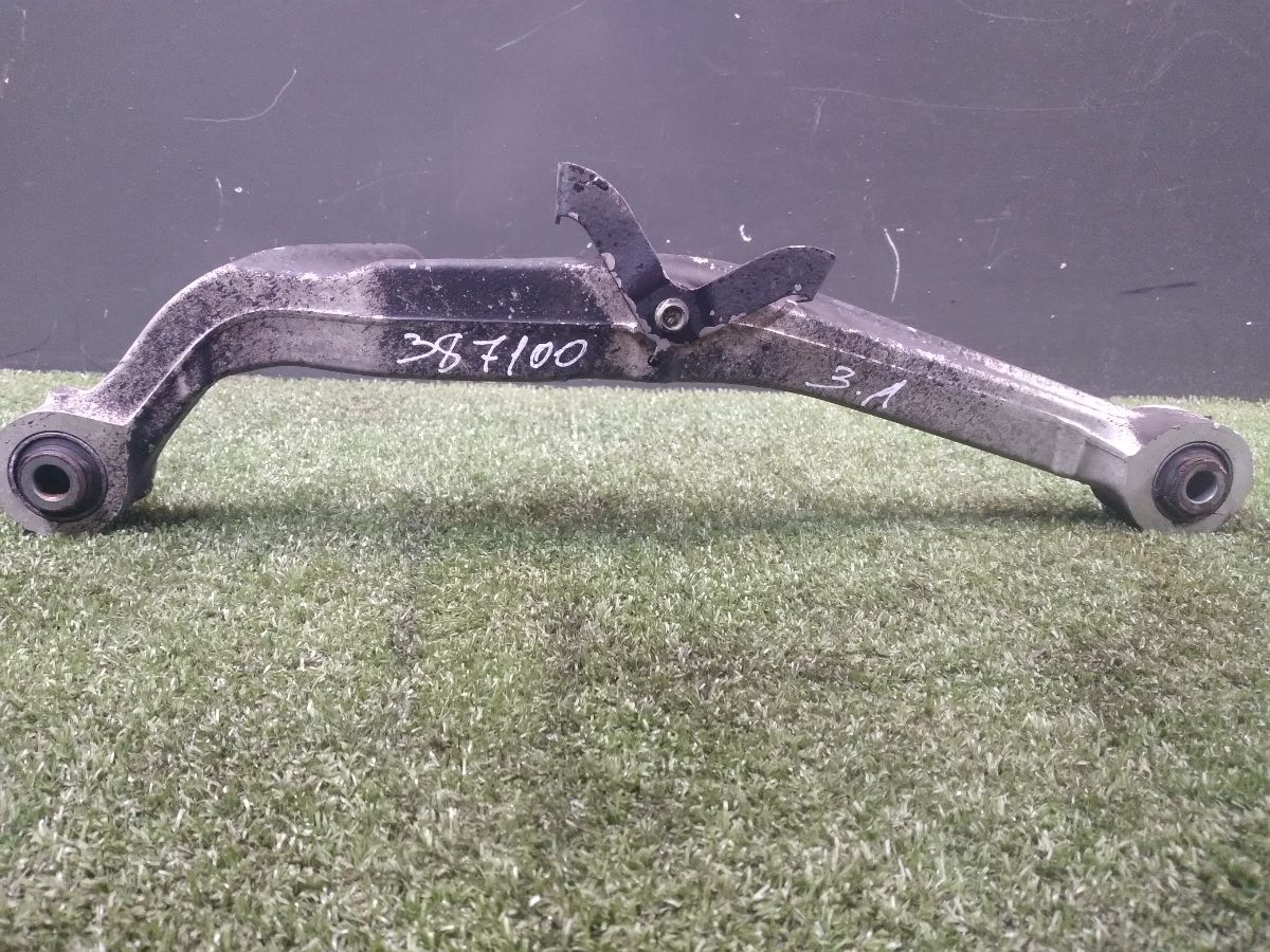 Важіль підвіски задній верхній лівий Nissan X-Trail T31 (2007-2013) 55121JD000