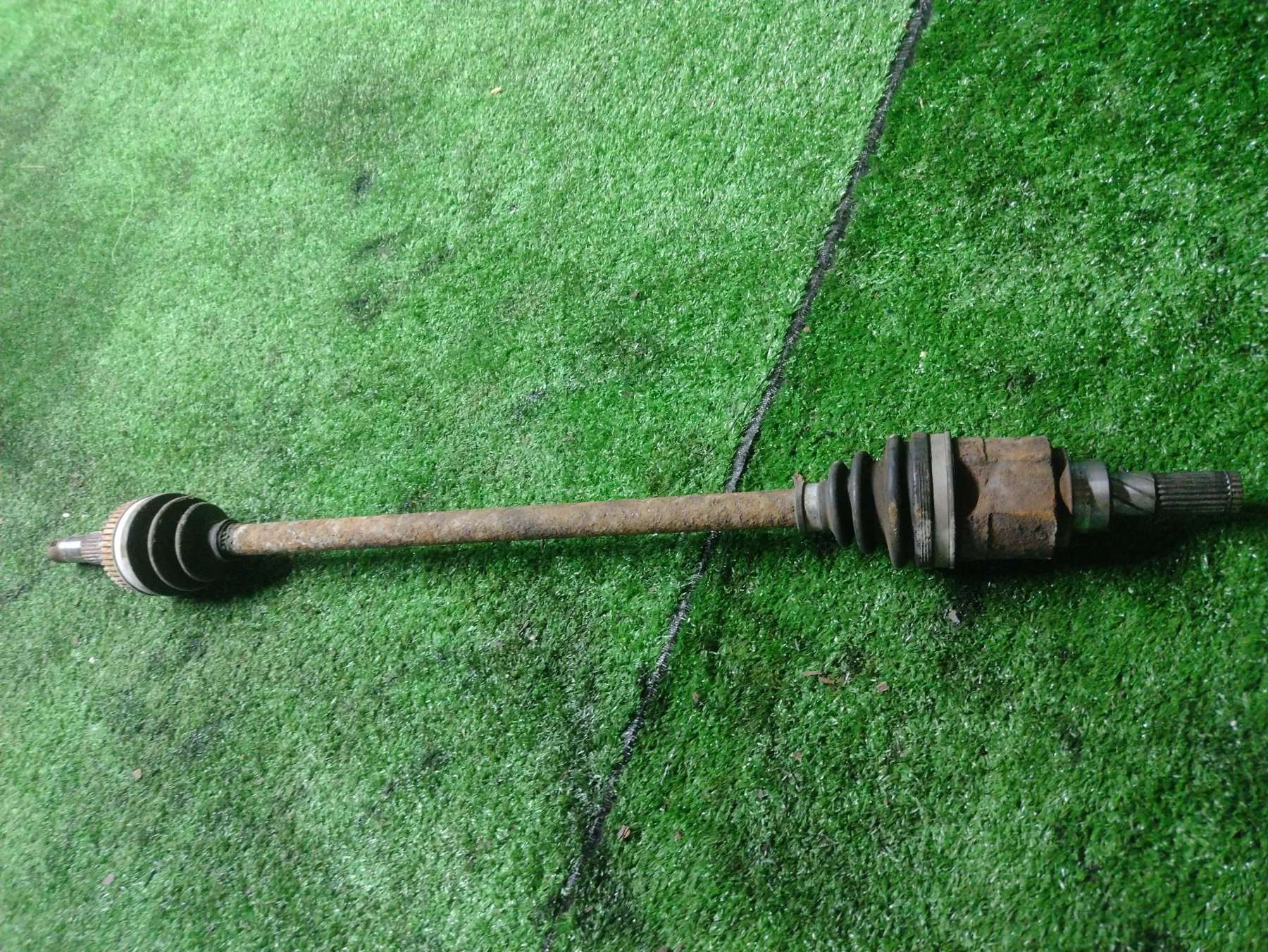 Задня права піввісь ( права ліва однакові ) Nissan X-Trail T31 (2007-2013) 39600JD60A