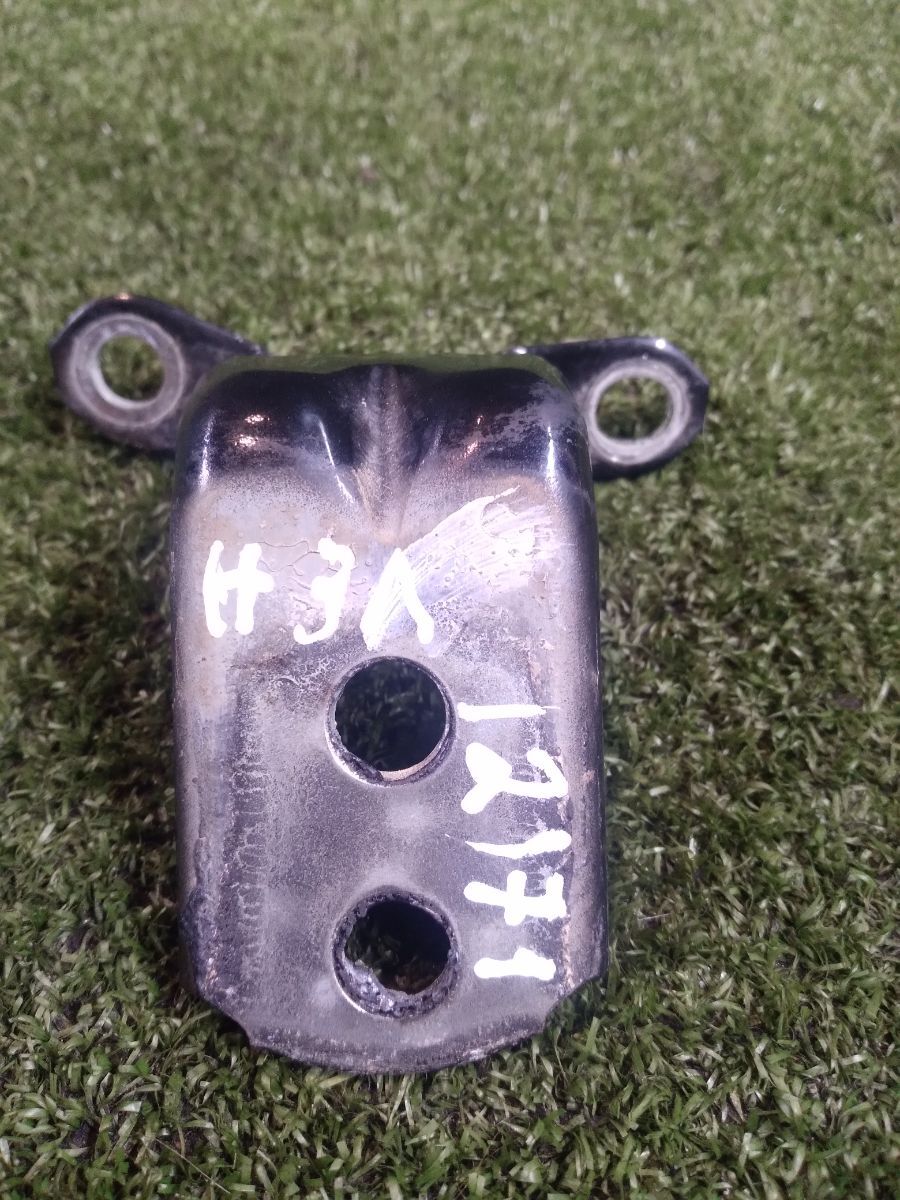 Завіса дверей Нижня ЗЛ Nissan X-Trail T31 (2007-2013) 824214P00A