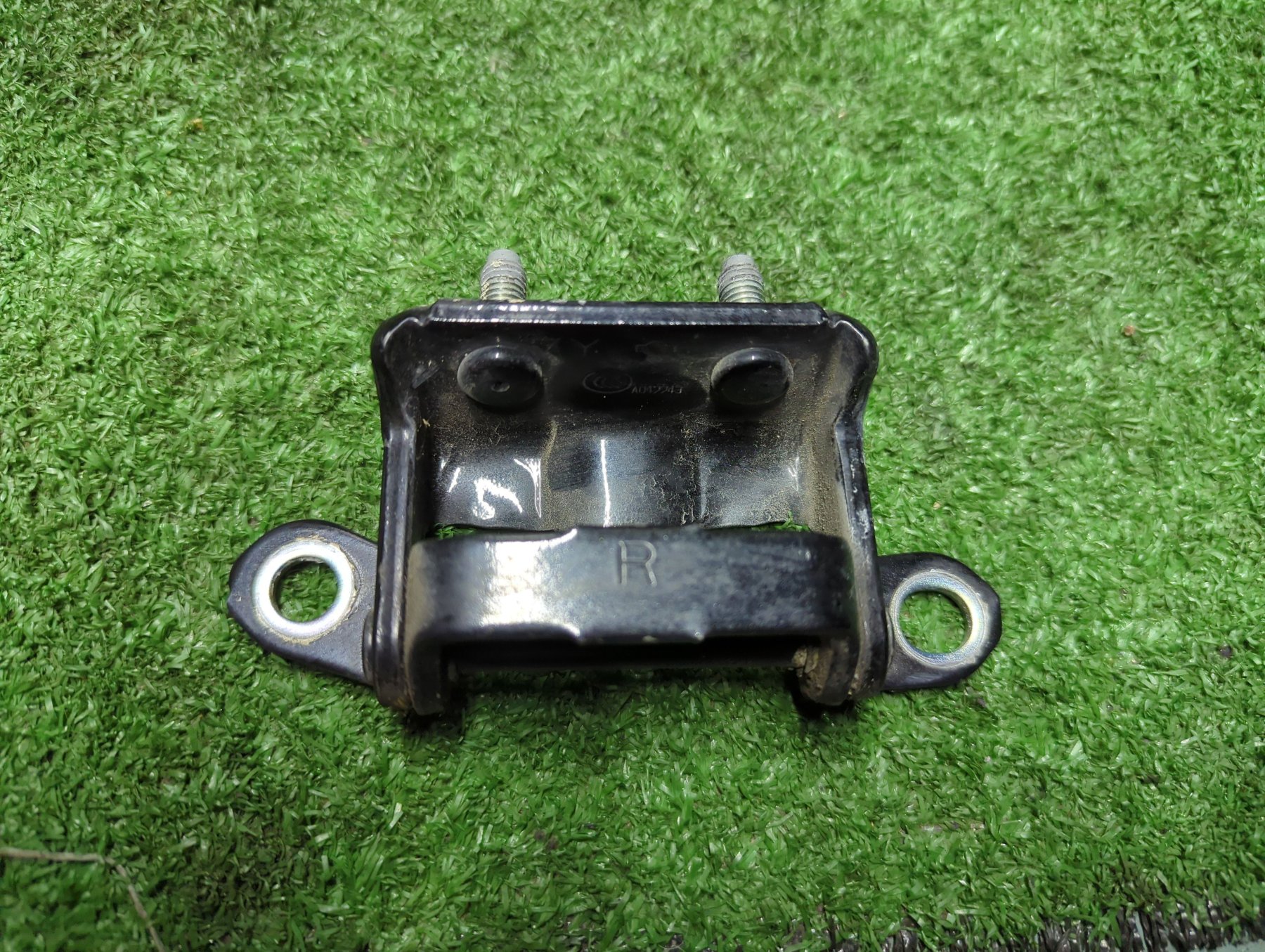 Завіса задніх правих дверей Nissan X-Trail T31 (2007-2013) 824214P00A