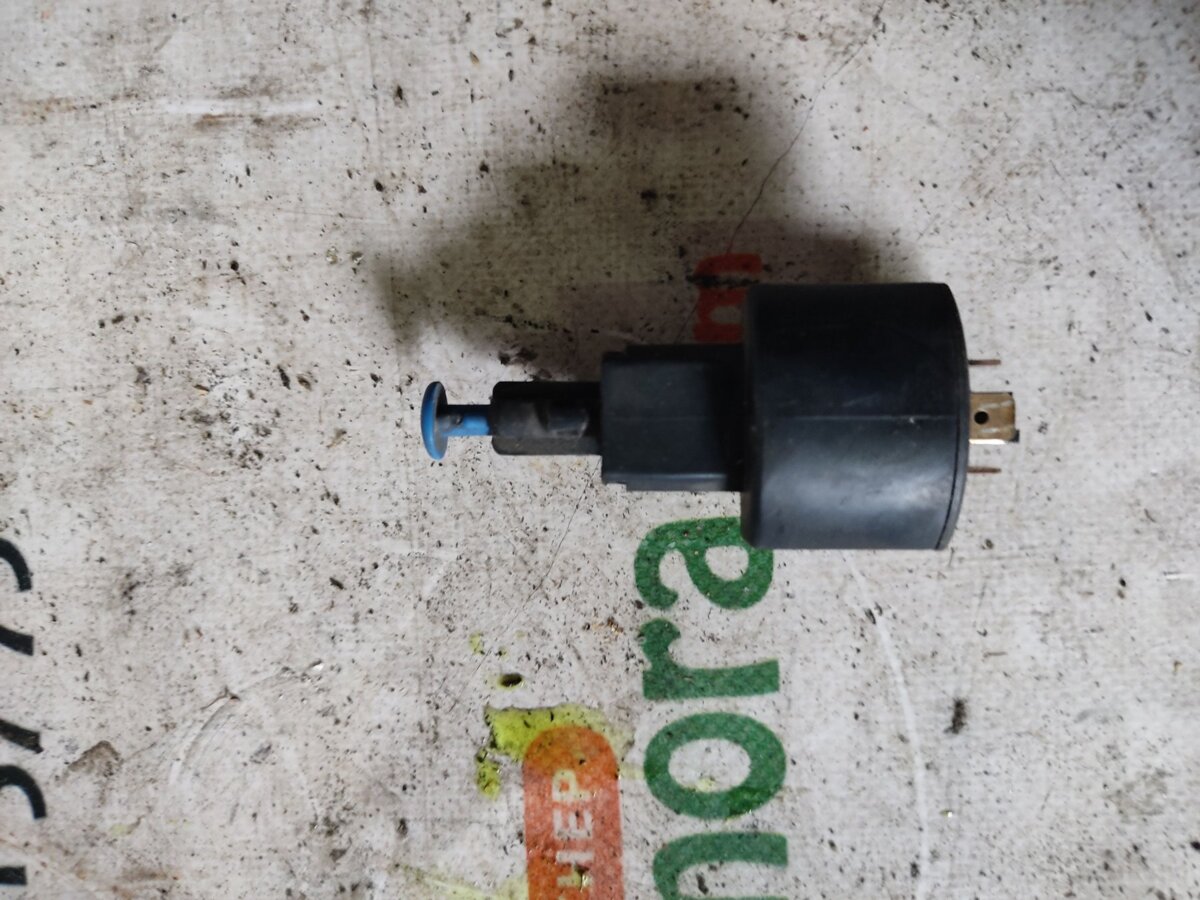 Датчик педалі гальма opel astra/vectra 95-> Opel Vectra B (1995-2002) 09132299