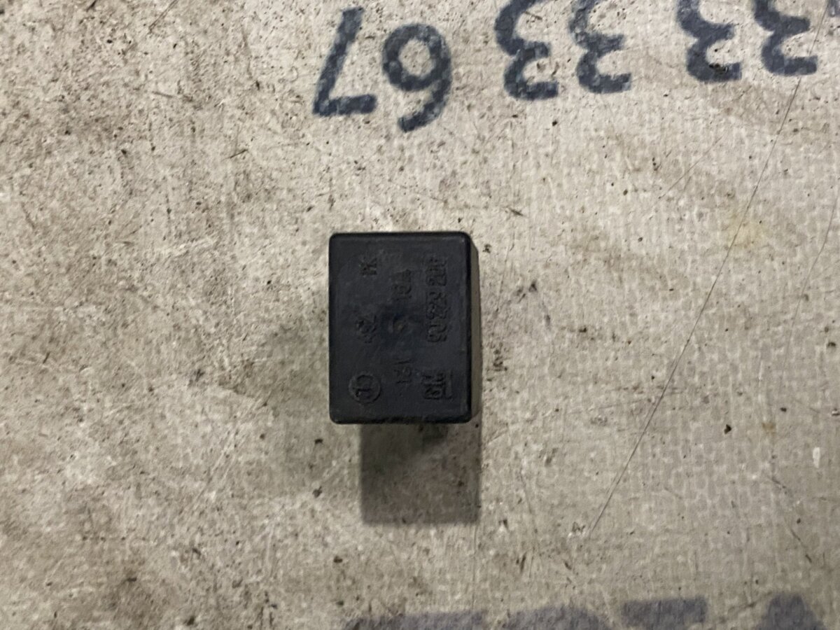 реле протитуманної фари Opel Vectra B (1995-2002) 90229206