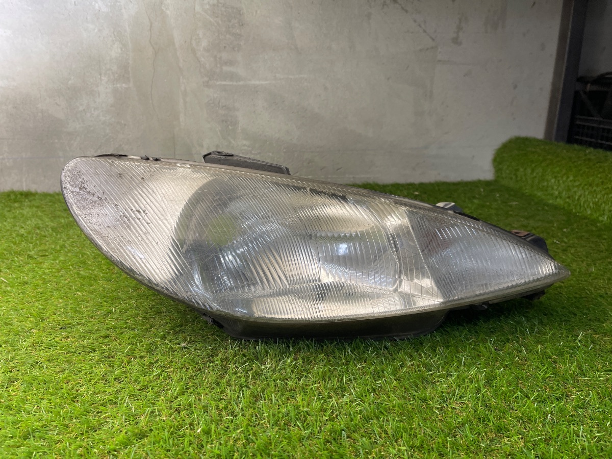 Фара права Peugeot 206 (1998-2012) 9632689280
