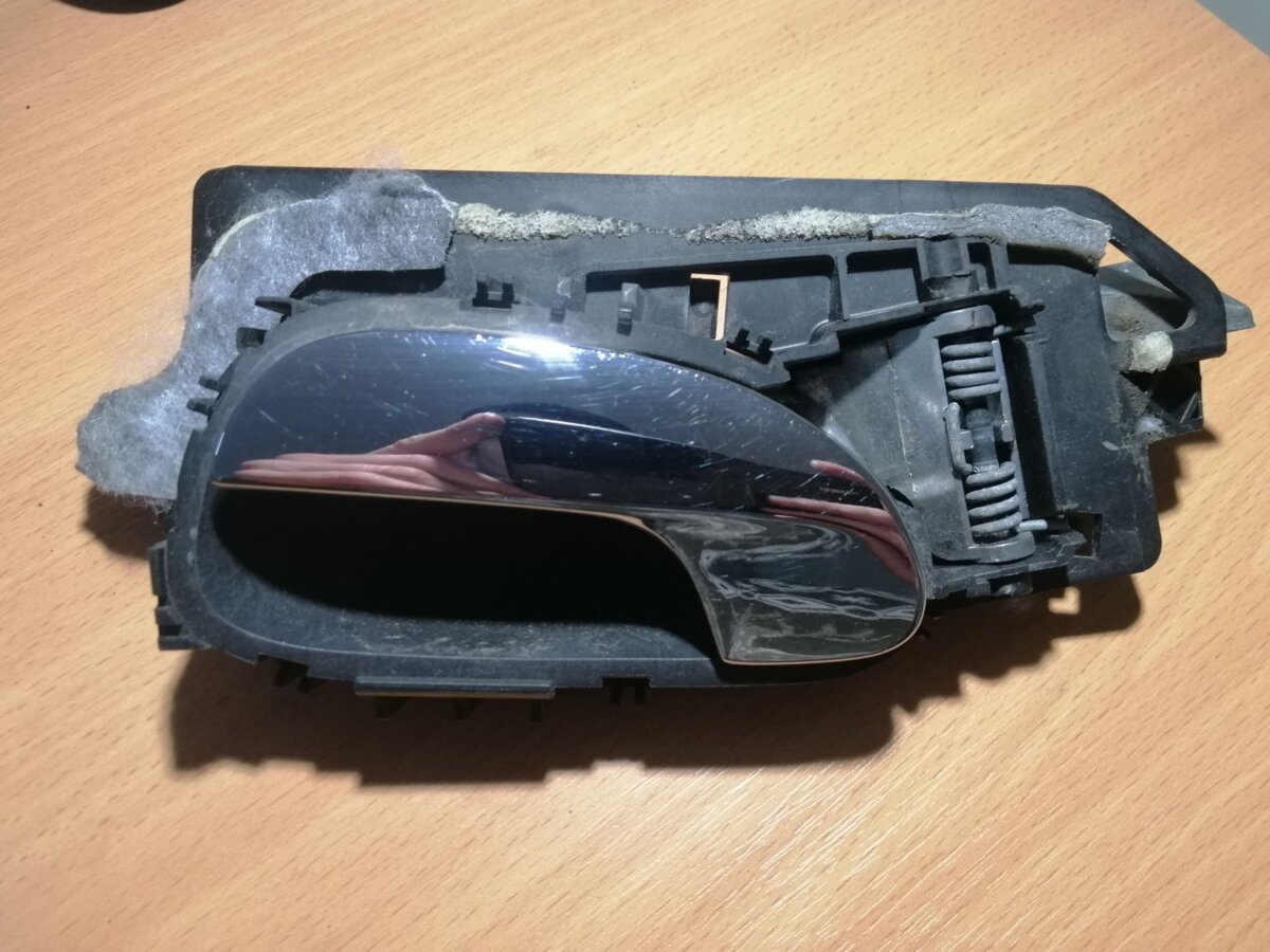 Ручка дверей внутрішня ліва Peugeot 307 (2001-2008) 9643604577