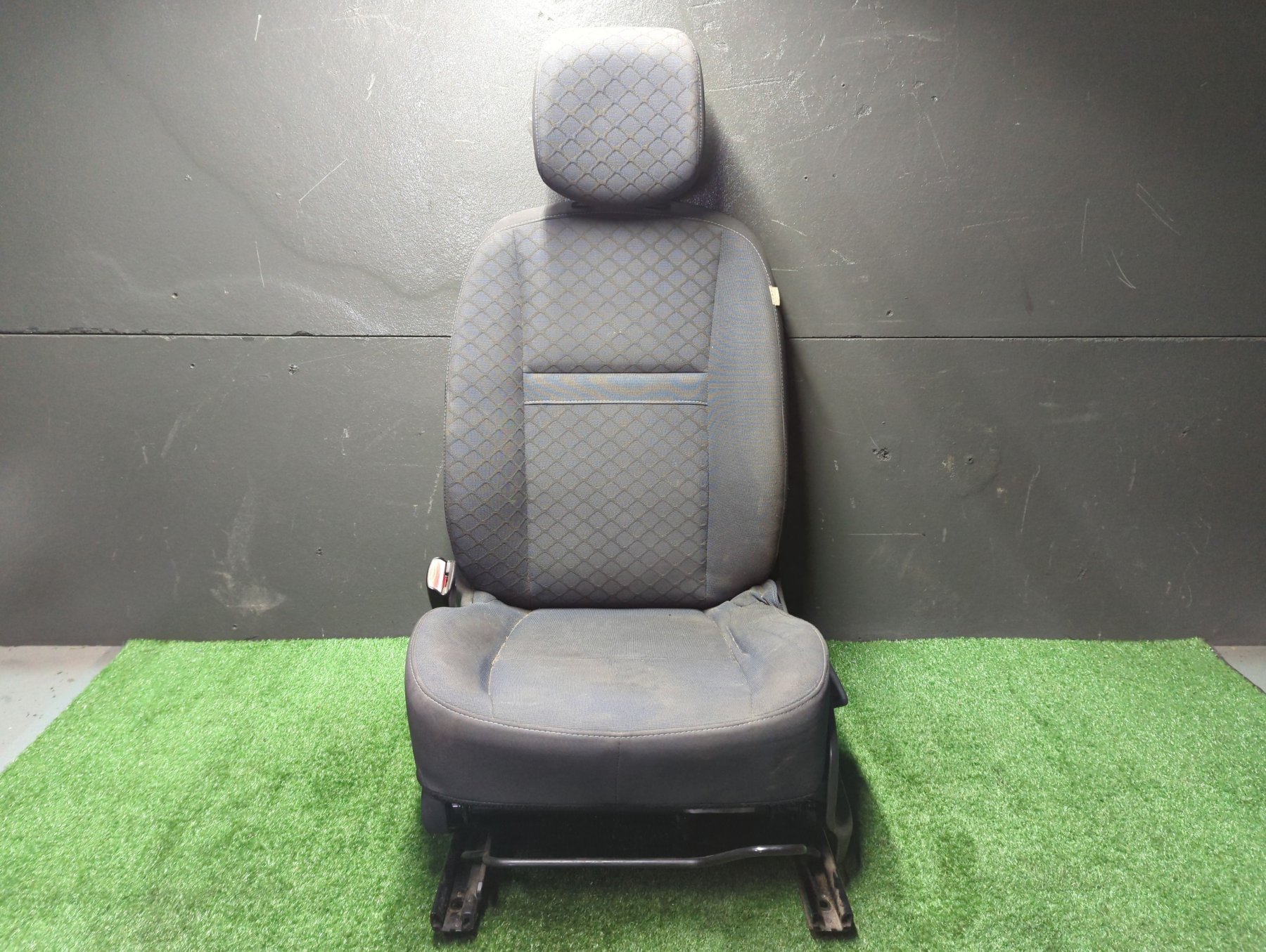 Переднє ліве сидіння Renault Grand Scenic III (2016-2022)