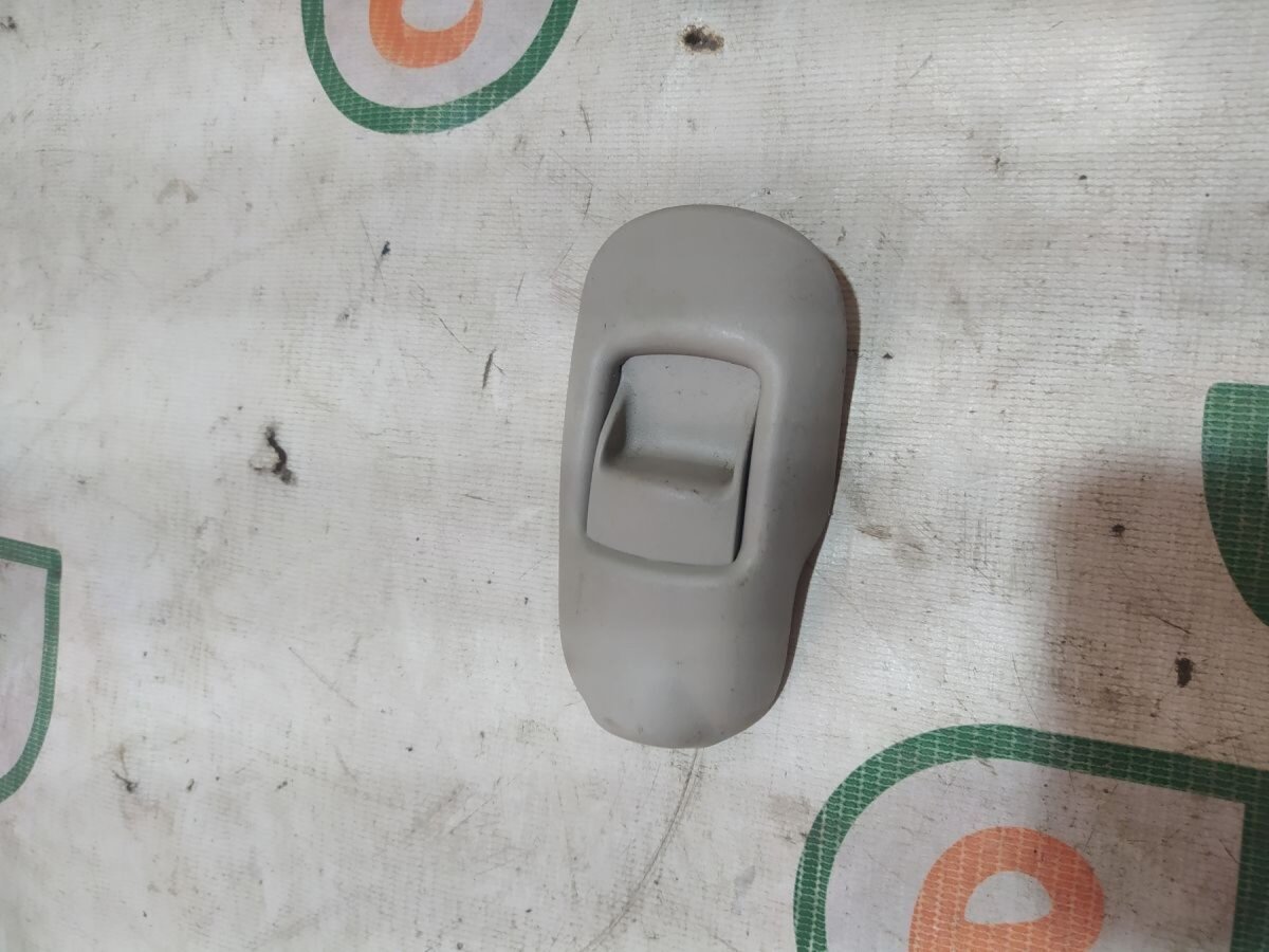 Ручка регулювання висоти ременя безпеки Renault Kangoo II (2008-2021) 878245526R