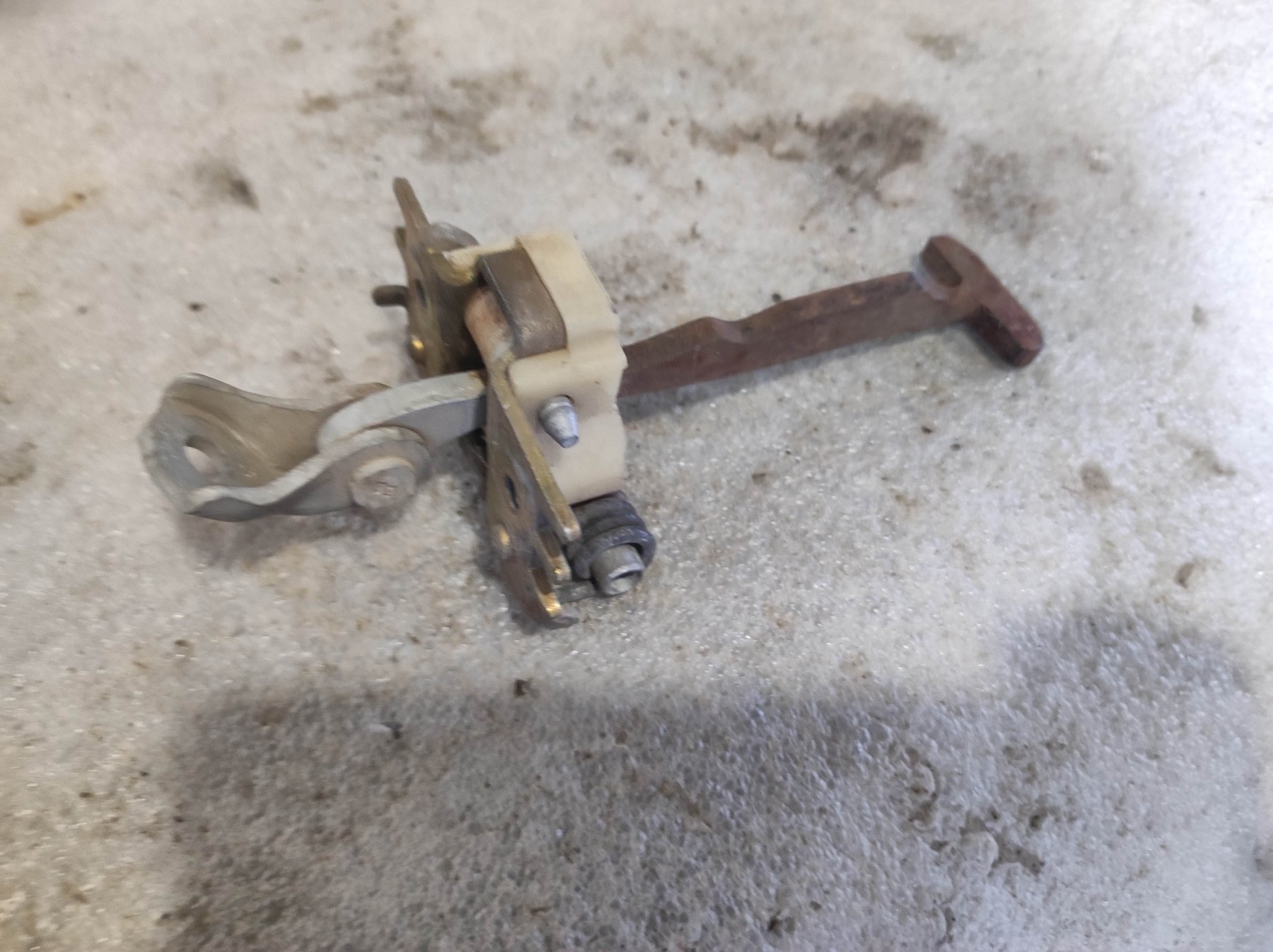 Завіса дверей Renault Laguna II (2001-2007) 8200385349