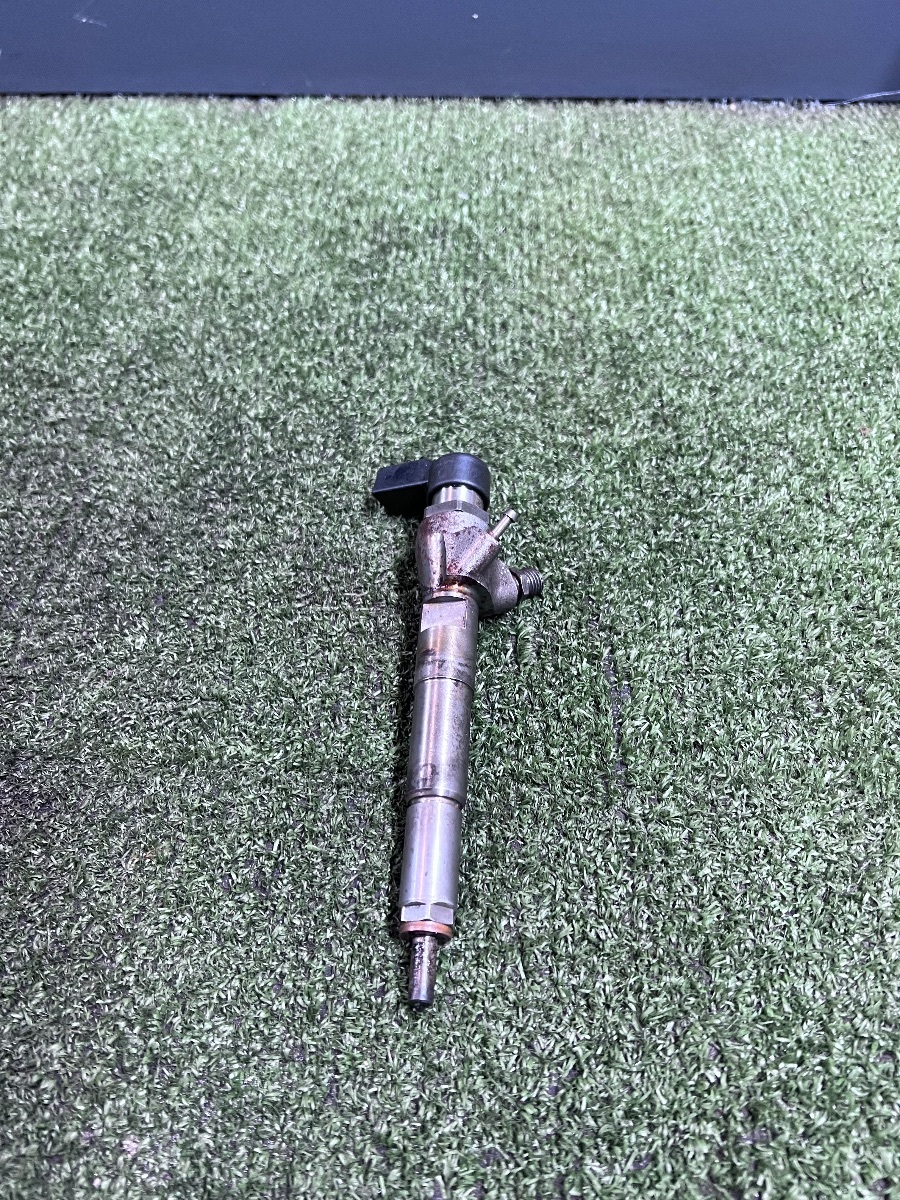 Форсунка паливна Renault Megane III (2008-2016) 166008052R