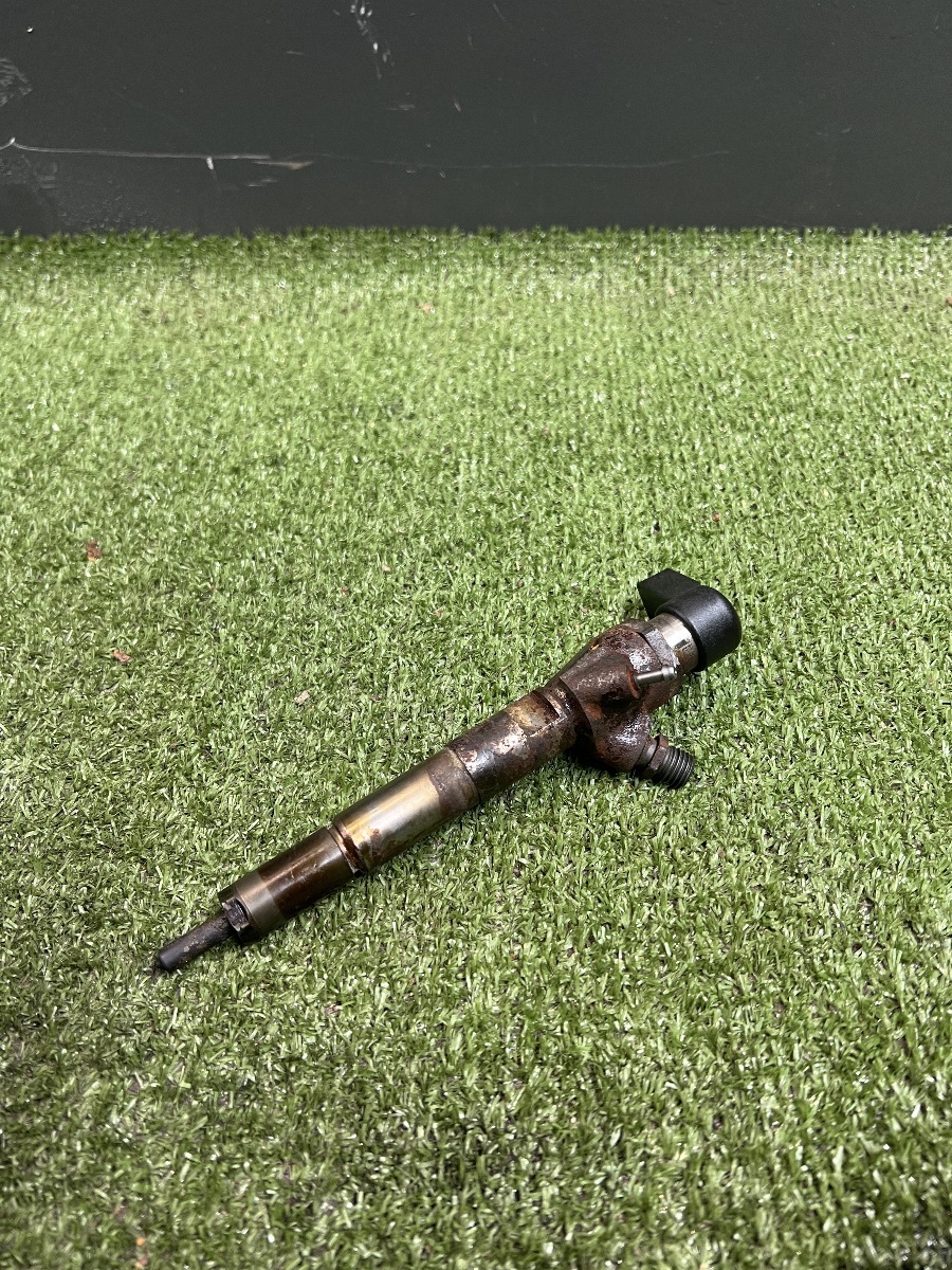 Форсунка вприску палива Renault Megane III (2008-2016) 8200903034