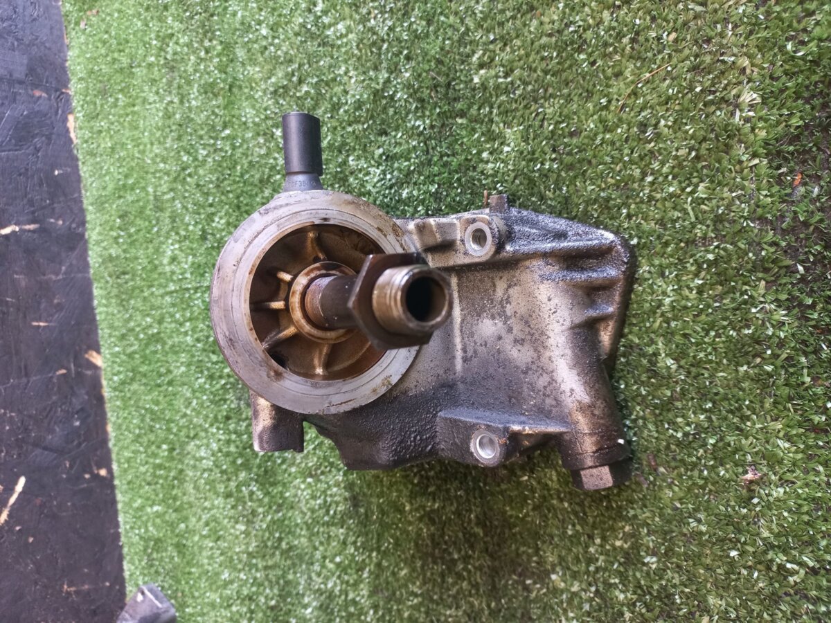 Корпус масляного фільтра Skoda,Volkswagen A5 8T (2007-2016),Passat B5 (1996-2005) 06A115417