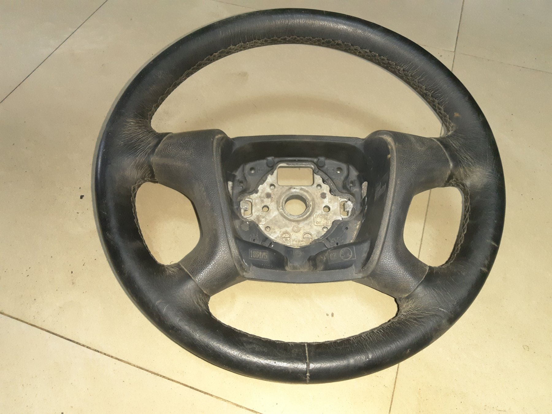 Руль підтертий на 200 тис км як на фото. Skoda Fabia II (2007-2014) 1Z0419091M