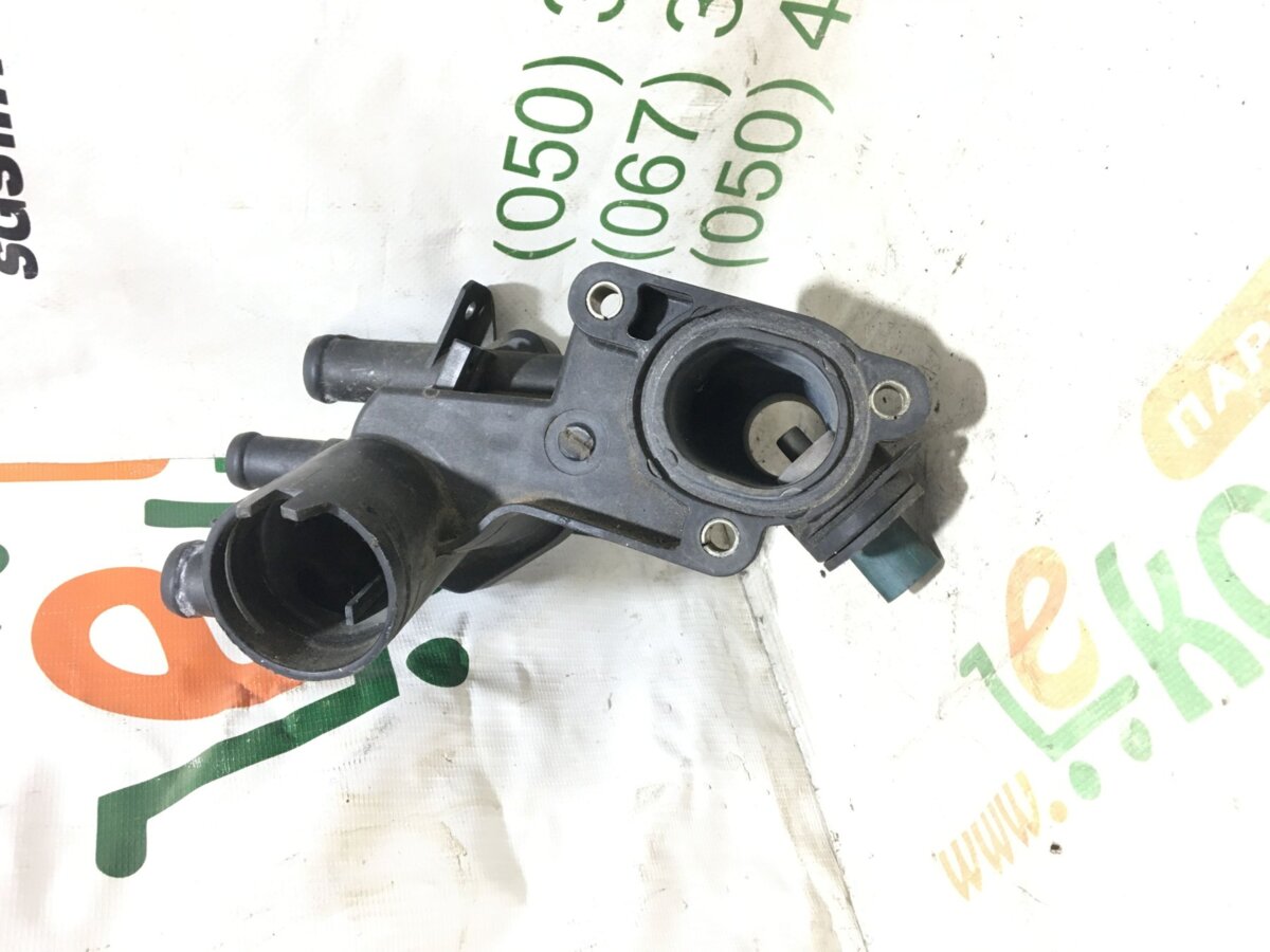 Корпус термостата 1.4i 16v 1.6i 16v Volkswagen  032121111