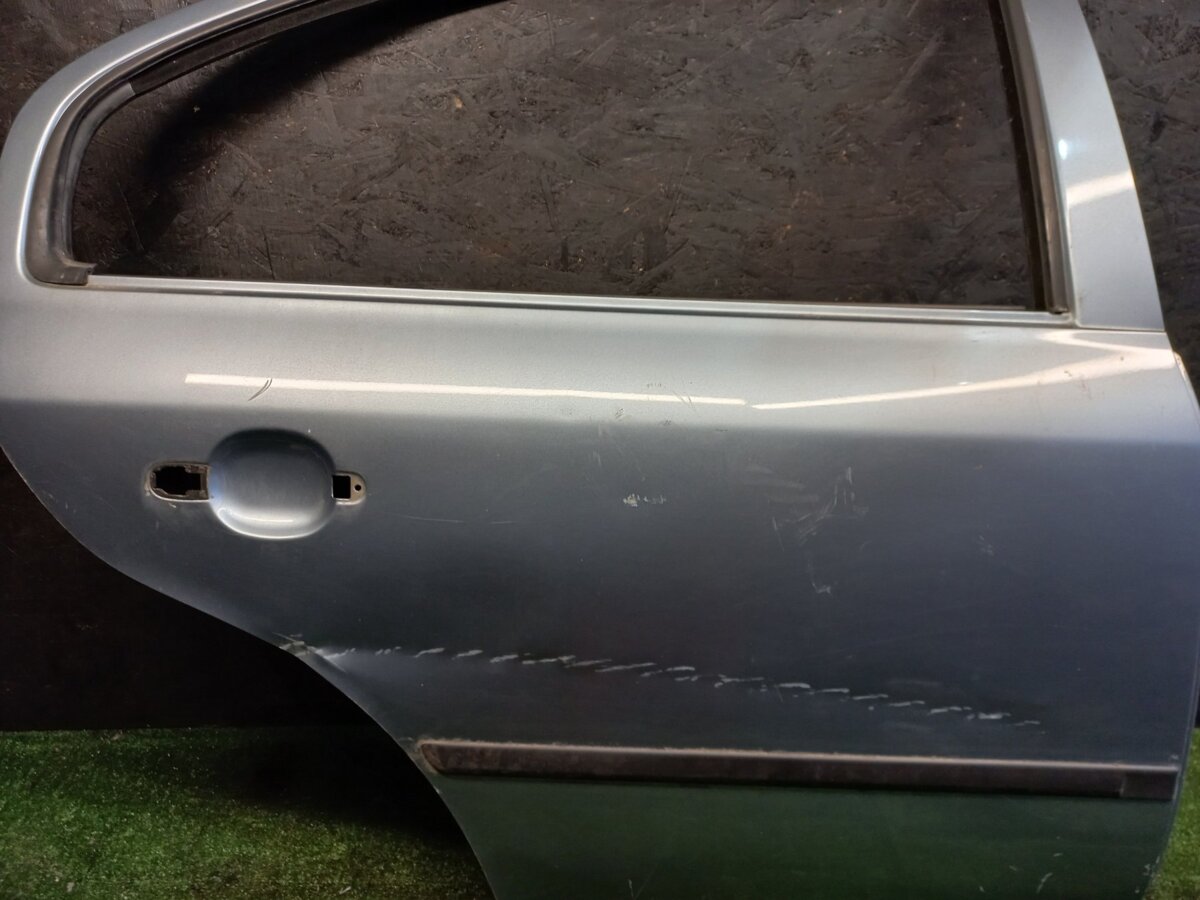 Дверь задняя правая дефект подряпини Skoda Octavia I (1996-2010) 1U4833052