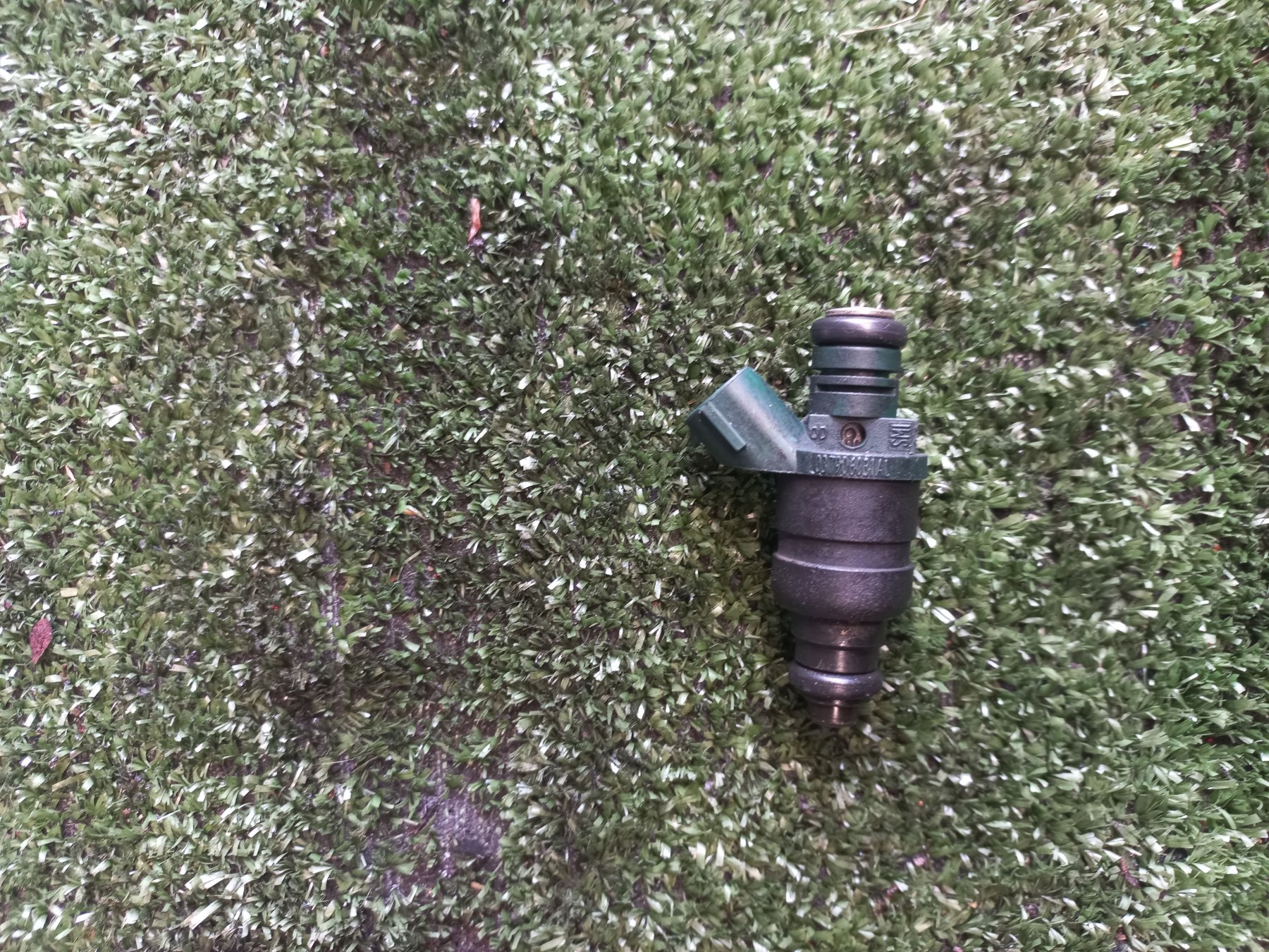 Форсунка паливна Audi,Skoda A3 8L (1996-2003),Octavia I (1996-2010) 037906031AL