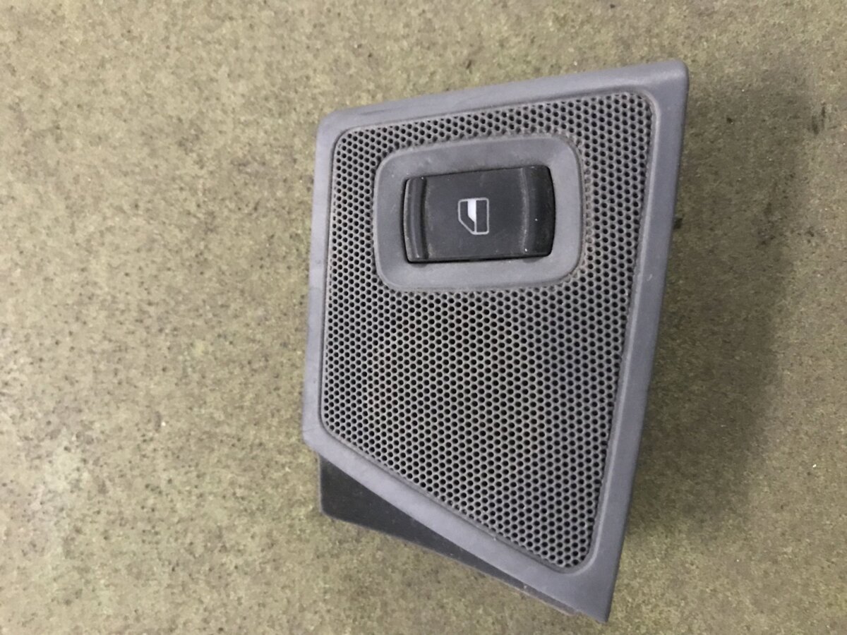 Кнопка скло підіймача Skoda Octavia I (1996-2010) 1U0959855A