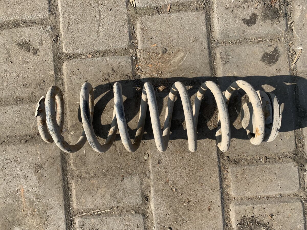 пружина підвіски задня; пружина задня Skoda Octavia I (1996-2010) 1J0511115AM