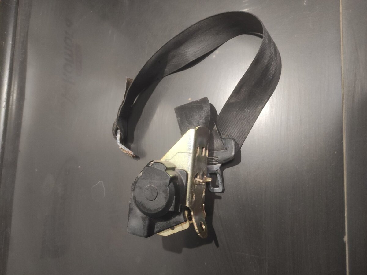 Ремінь безпеки задній правий Skoda Octavia I (1996-2010) 1U0857447