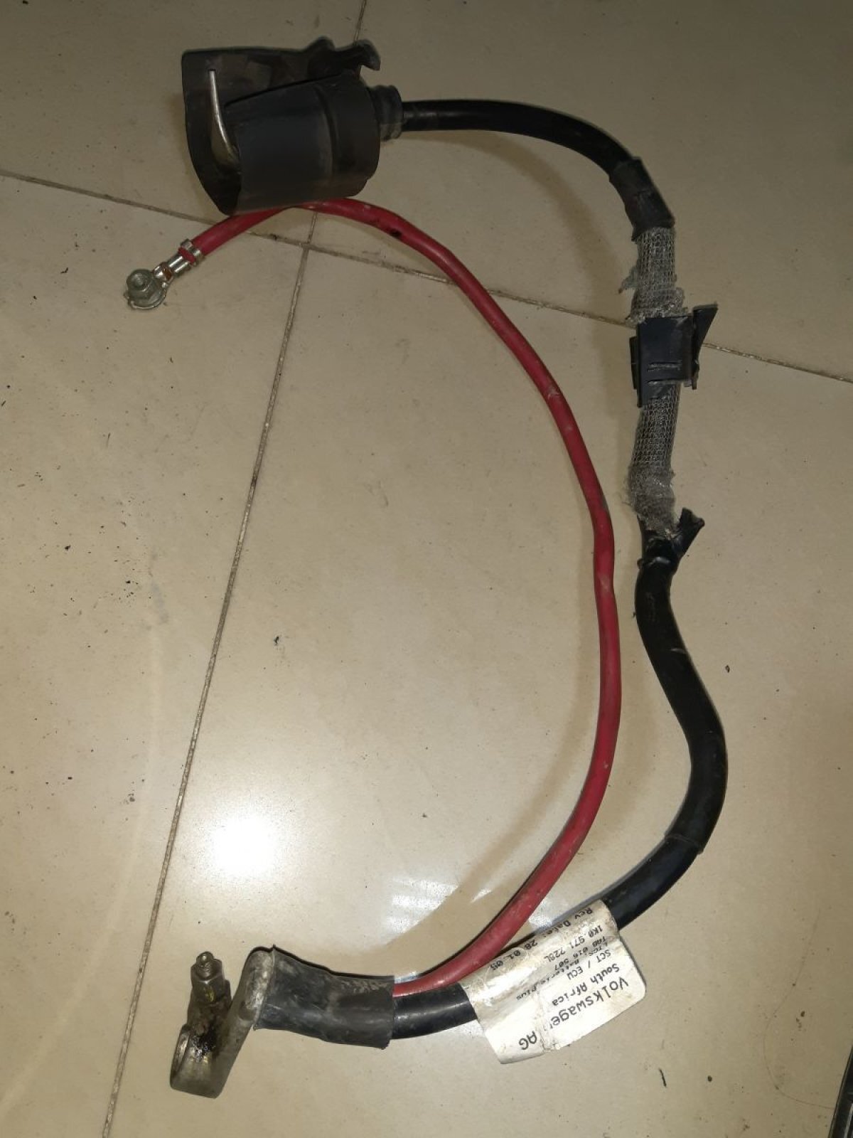 Проводка плюсовой клеммы аккумулятора Skoda Octavia II (2004-2013) 1K0971228L