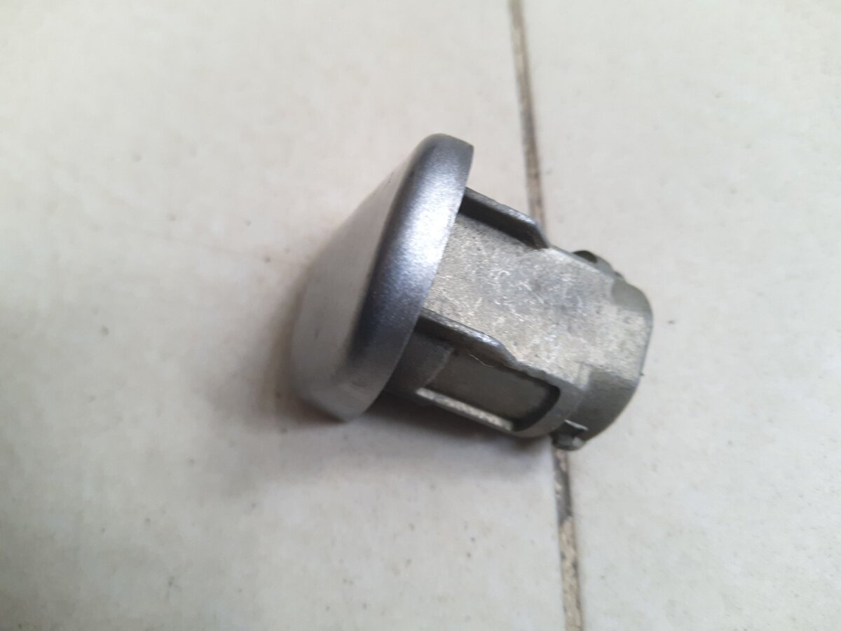 Заглушка ручки дверей a5/b5 (колір уточнюйте) Volkswagen Altea (2004-2015) 3B4839167